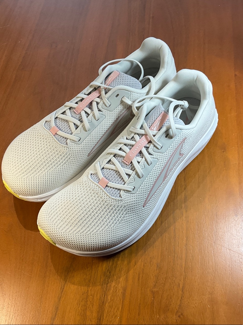 Altra Escalante 4 Women's Cream-White Athletic Sneakers with Pink Highlights